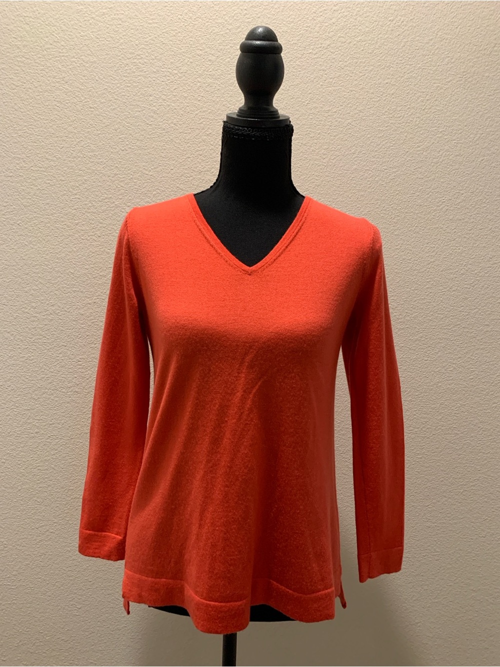J. Jill 100% Merino Wool V-Neck Sweater in Vibrant Coral-Orange (Size XSP)